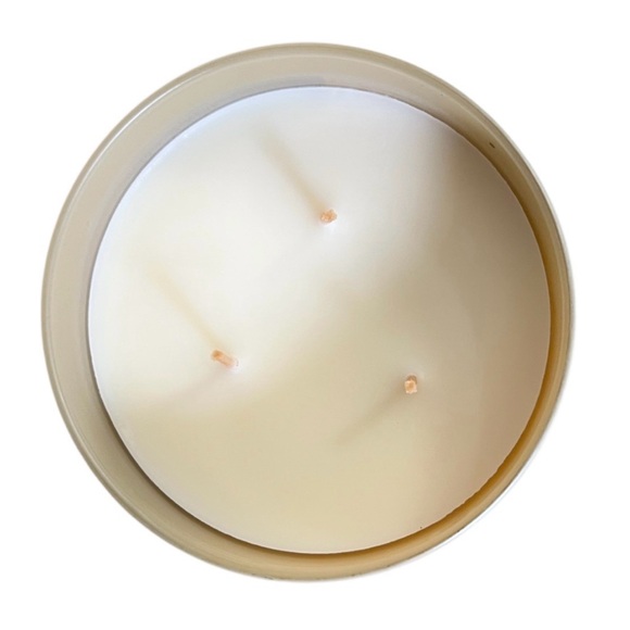 NWT Bath & Body Works Hot Cocoa & Cream 3-Wick Candle 14.5oz Holiday Gift - Picture 5 of 6